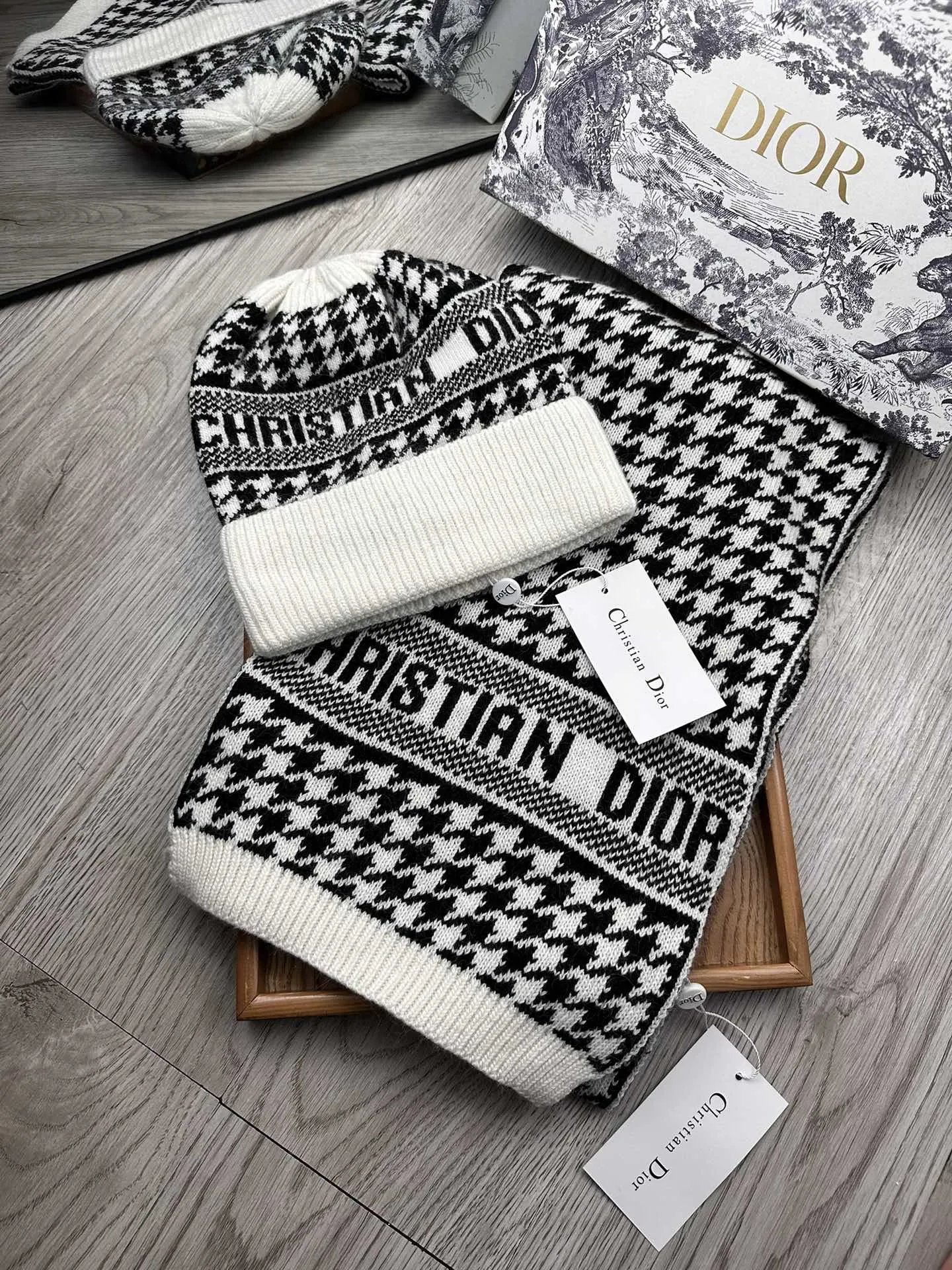 Dior Wool Rabbit Fur Scarf & Hat Set Ver.E — Zdjęcie 2