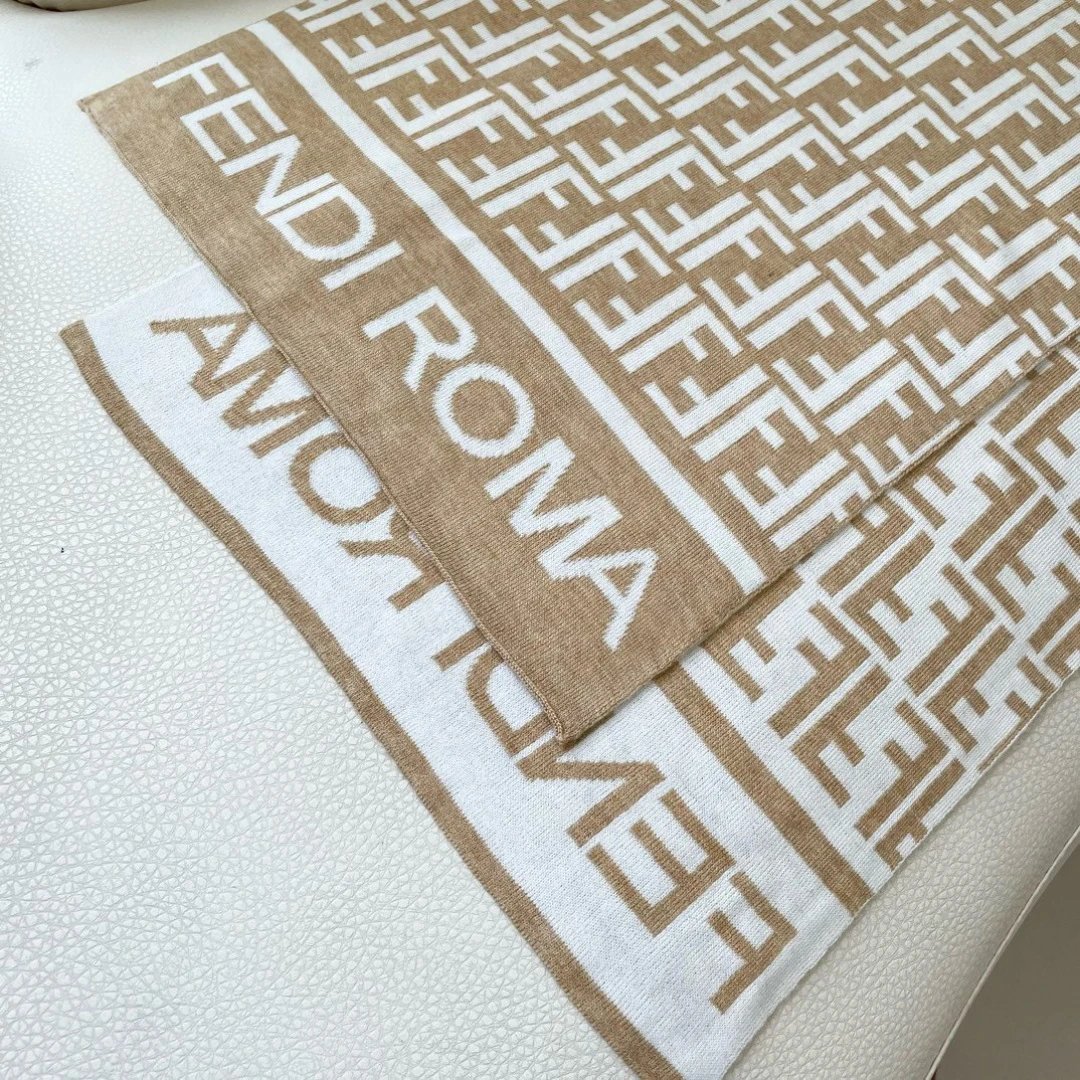 Fendi Cashmere Scarf Ver.J — QC