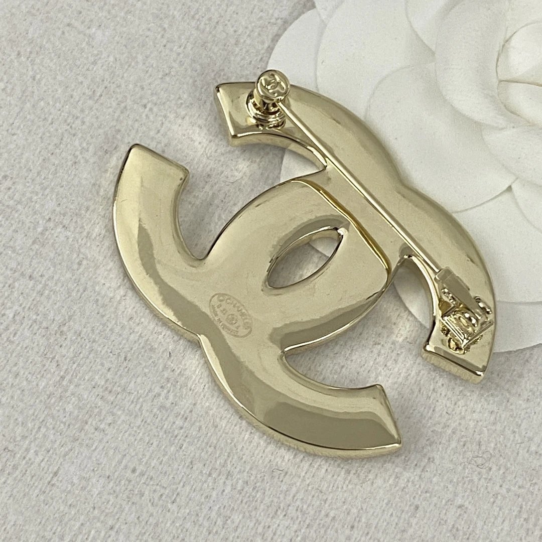 Chanel Brooch Ver.I — QC
