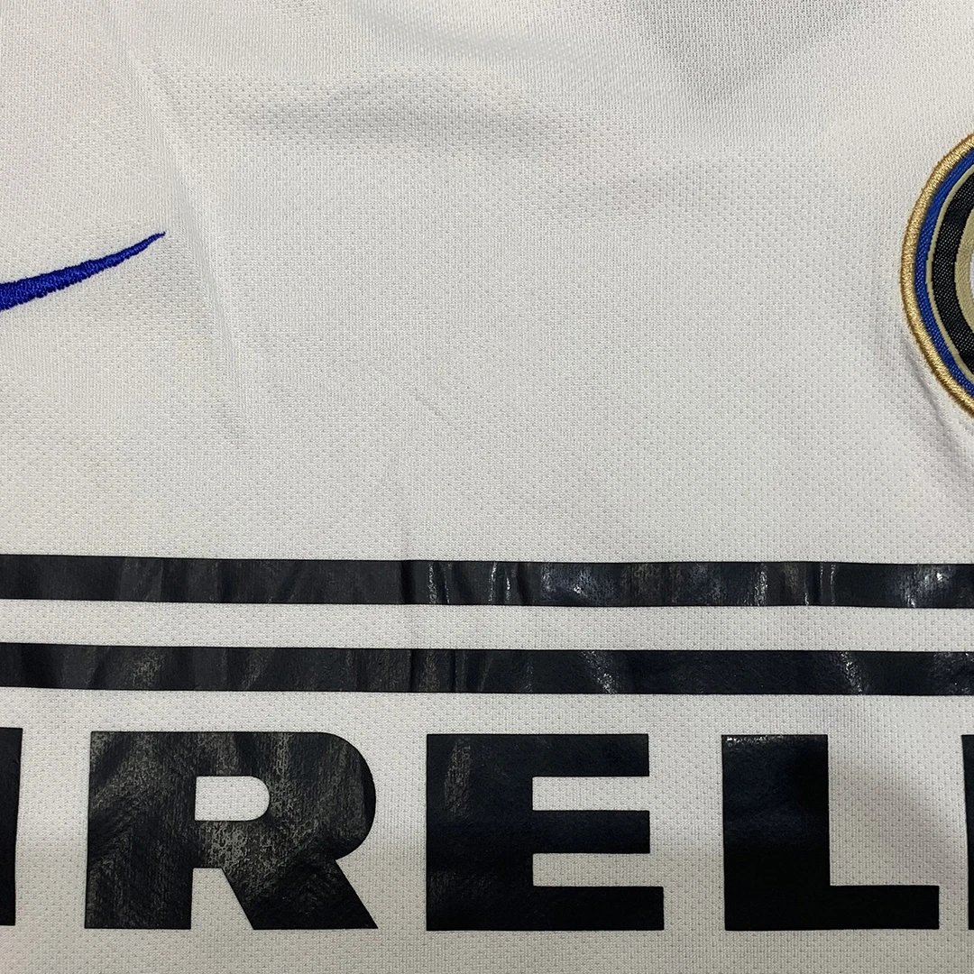 Inter Milan 10/11 Retro Away Jersey — photo 3