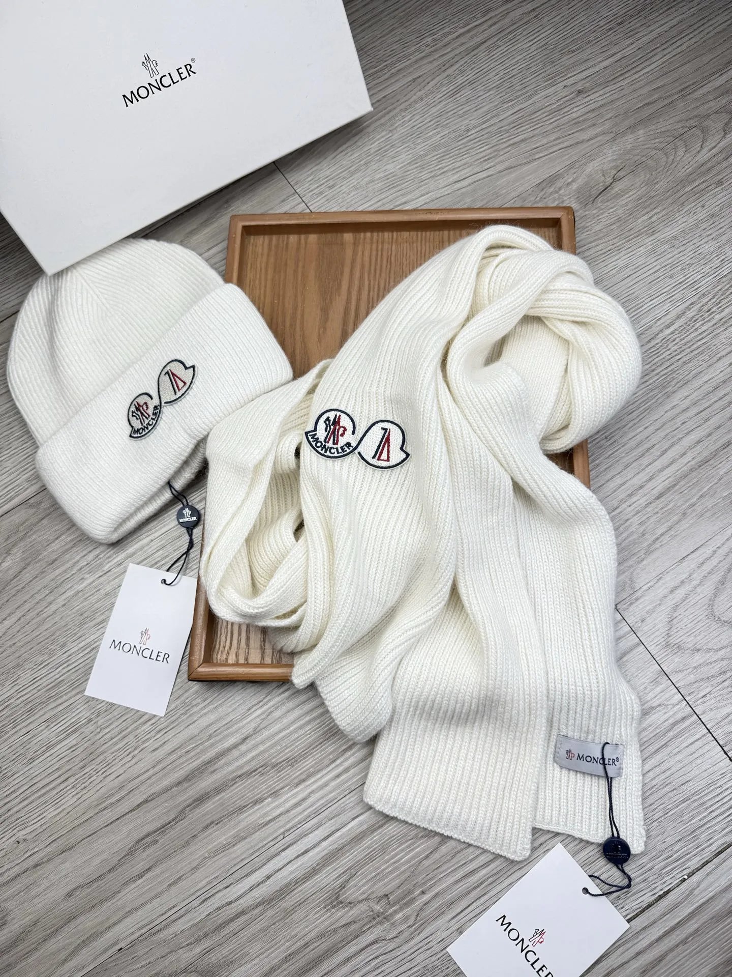 Moncler Wool Rabbit Fur Scarf & Hat Set Ver.F — Photo 9