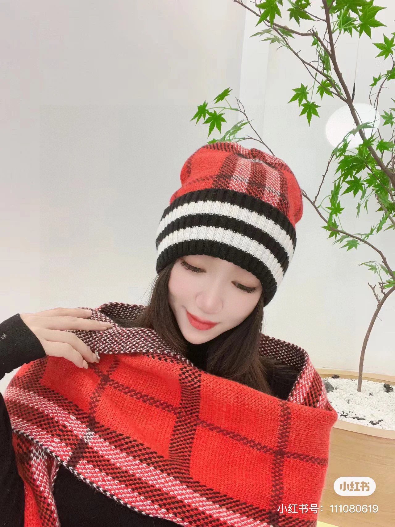 Burberry Scarf & Hat Set Ver.B — Photo 3