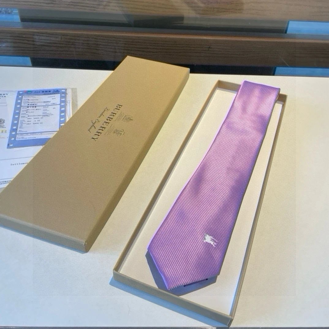 Burberry Silk Tie Ver.S — Photo 3