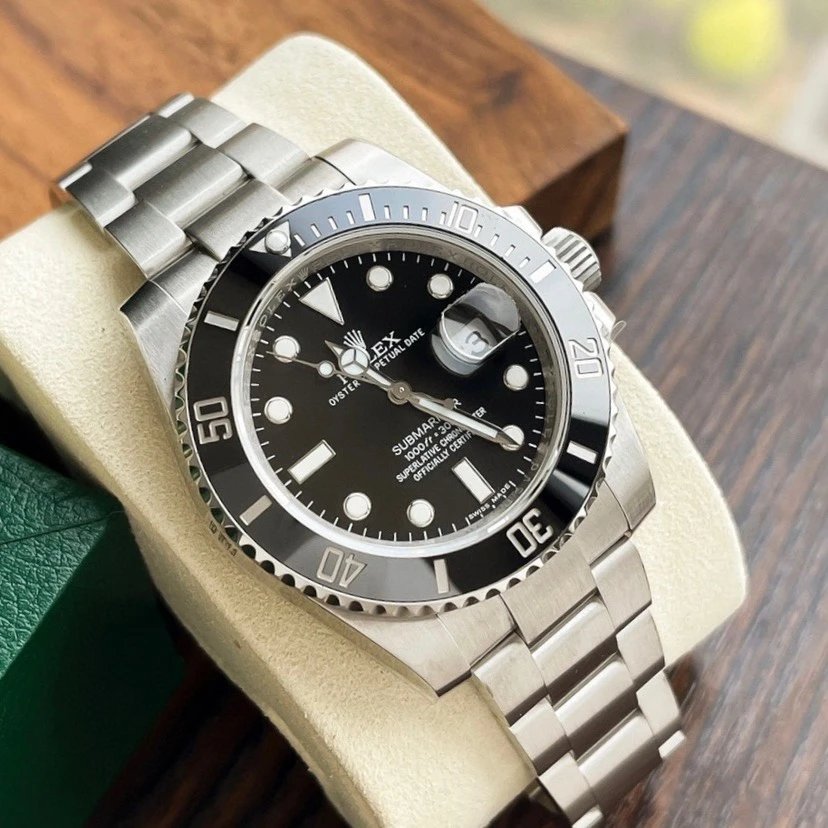 Rolex Submariner horloge met zwarte wijzerplaat en roestvrijstalen band Stijl 01