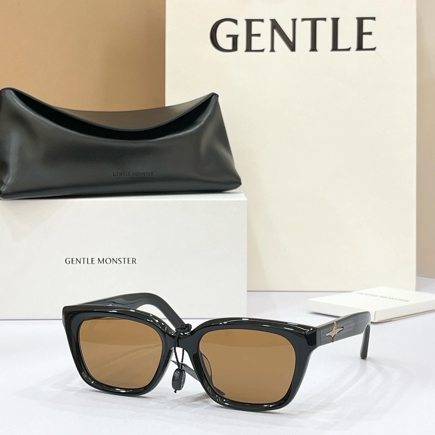 Gentle Monster HESSE Sunglasses 54-21-147 — photo 4