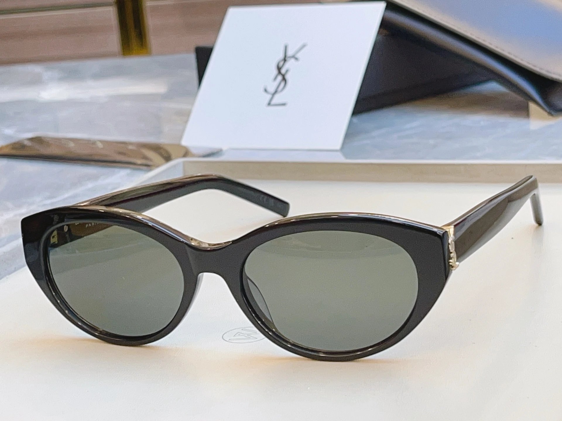 Saint Laurent Sunglasses Ver.D — photo 3