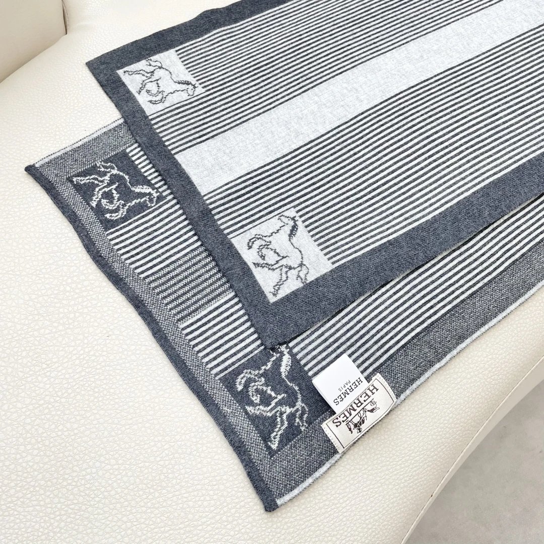 Hermes Cashmere Scarf Ver.D — Photo 9