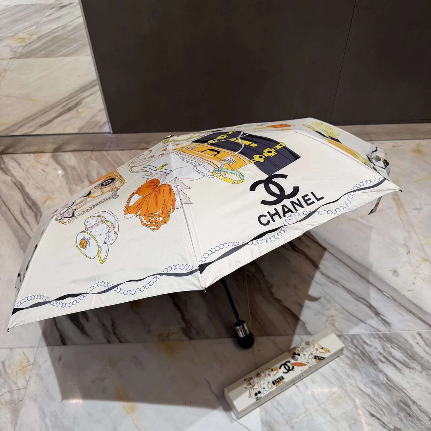 Chanel UV Protection Folding Umbrella Ver.C — Photo 7