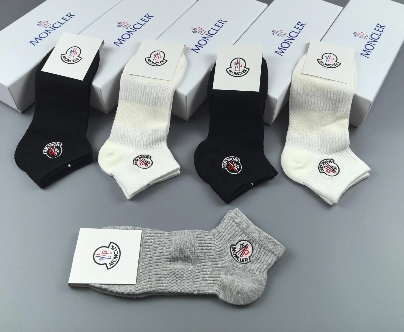 Moncler Embroidered Quarter Socks 5-Pair Box Ver.E — photo 3