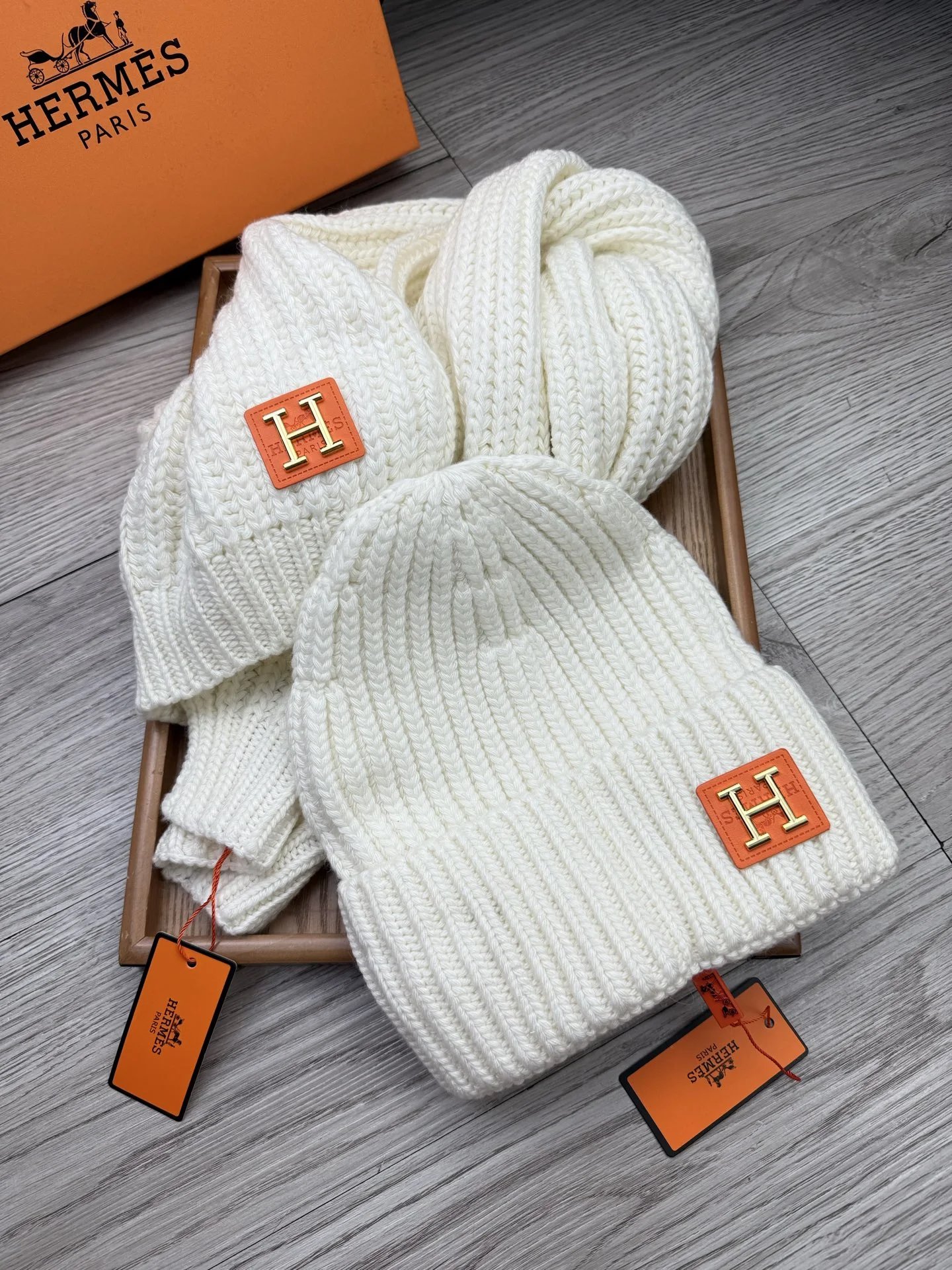 Hermes Wool Rabbit Fur Scarf & Hat Set Ver.D — Photo 9
