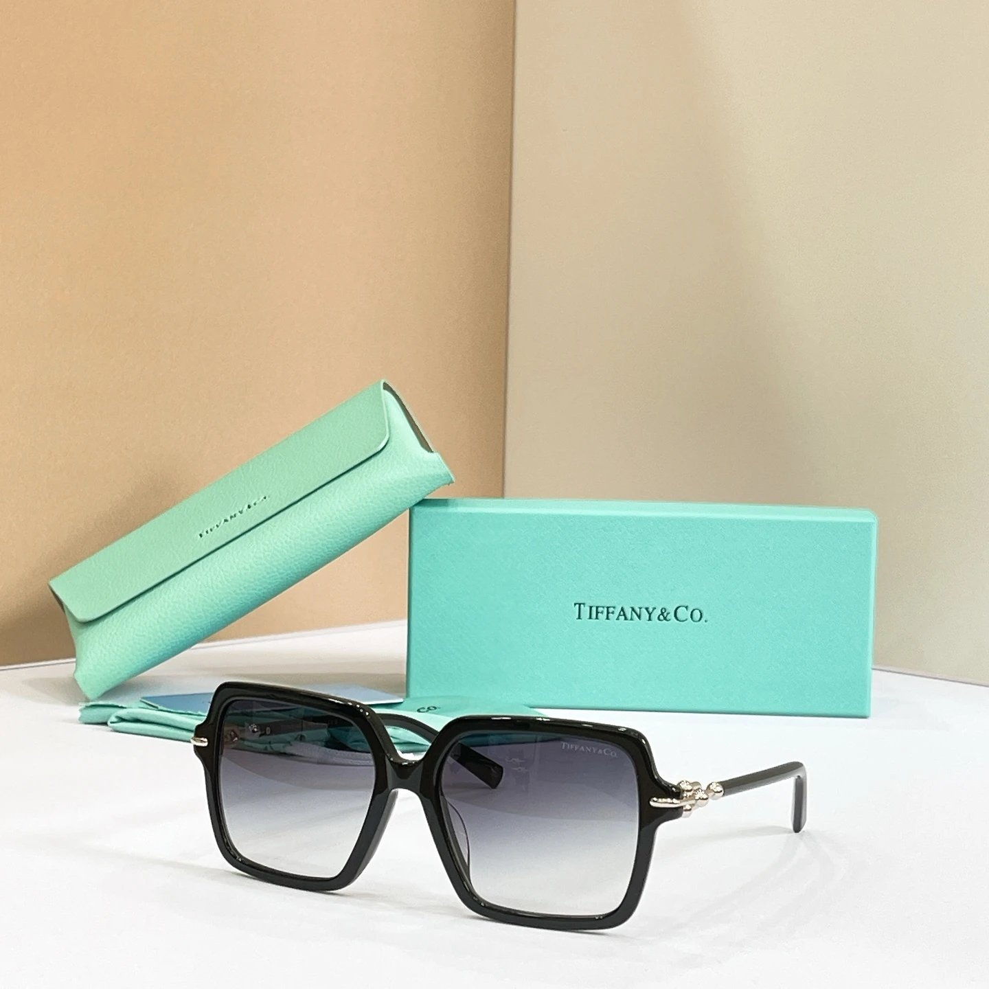 Tiffany OTF 4260U Sunglasses 57-16-145 Ver.B — photo 3