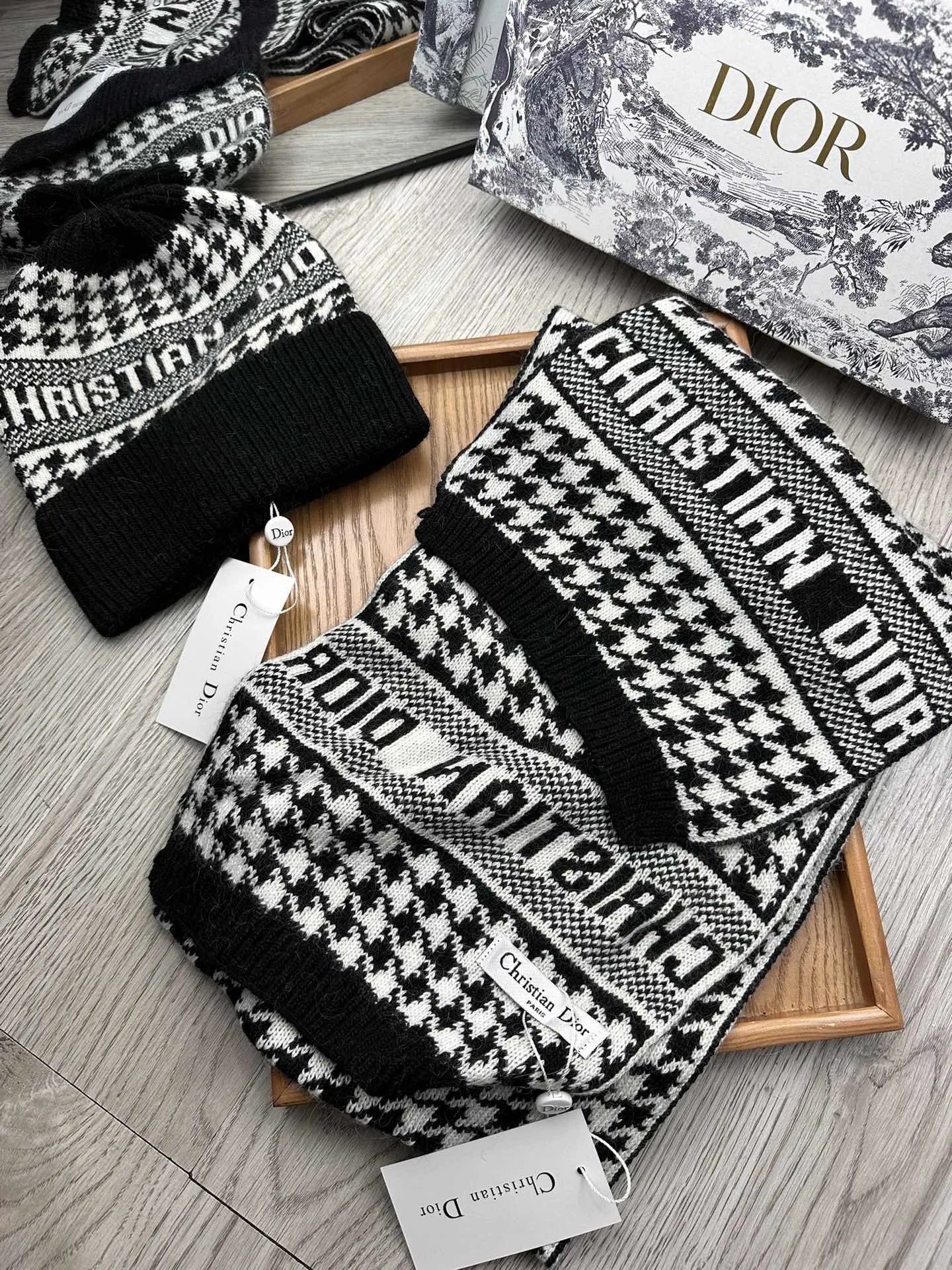 Dior Wool Rabbit Fur Scarf & Hat Set Ver.G — Photo 4