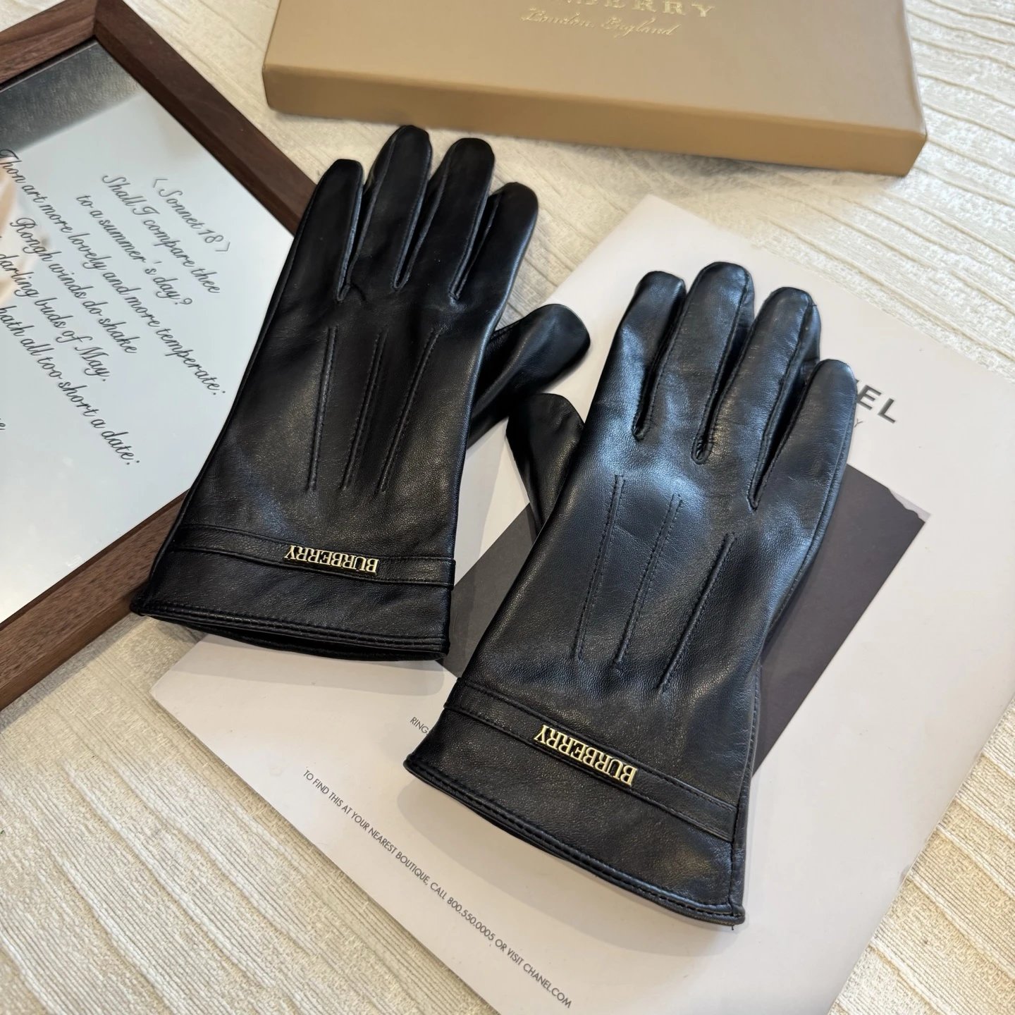 Burberry Lambskin Thermal Gloves Ver.A — Photo 6