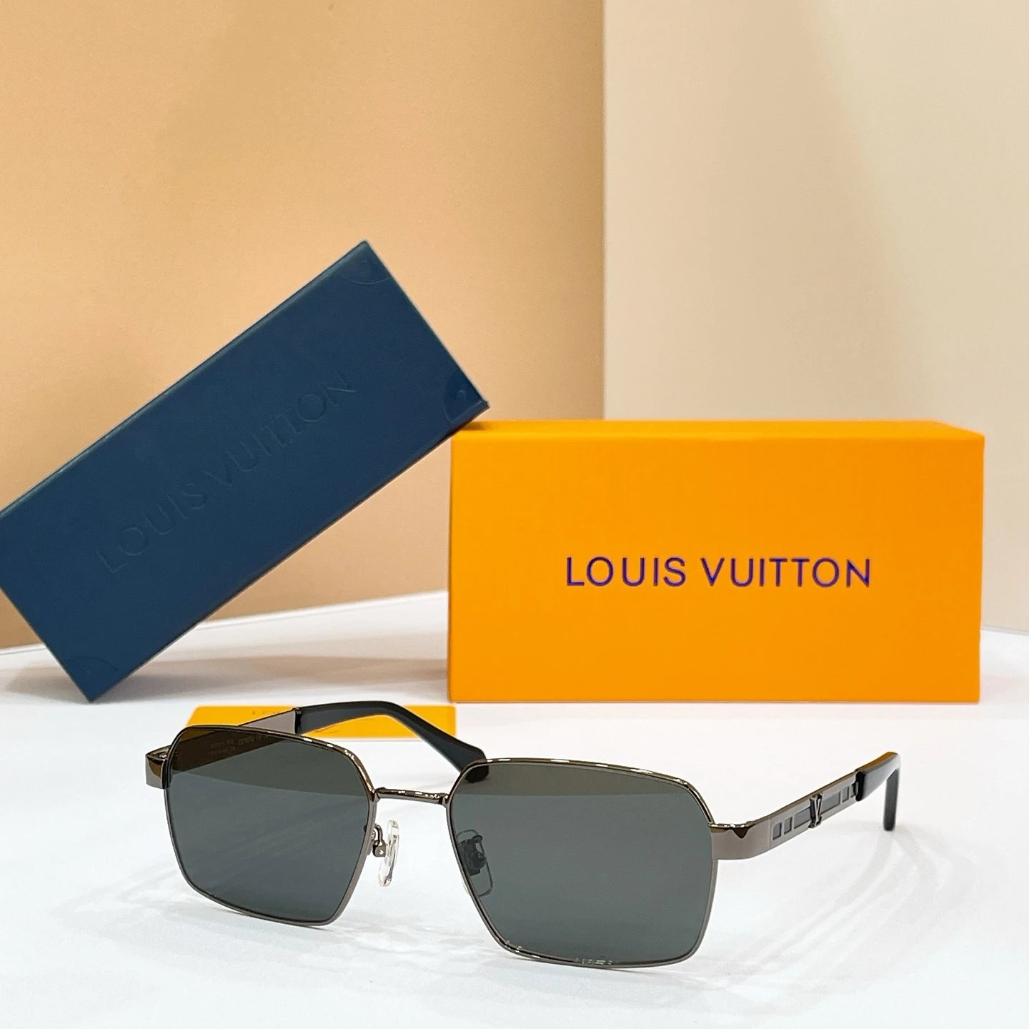 Louis Vuitton Z2107U Sunglasses 57-18-145 — QC