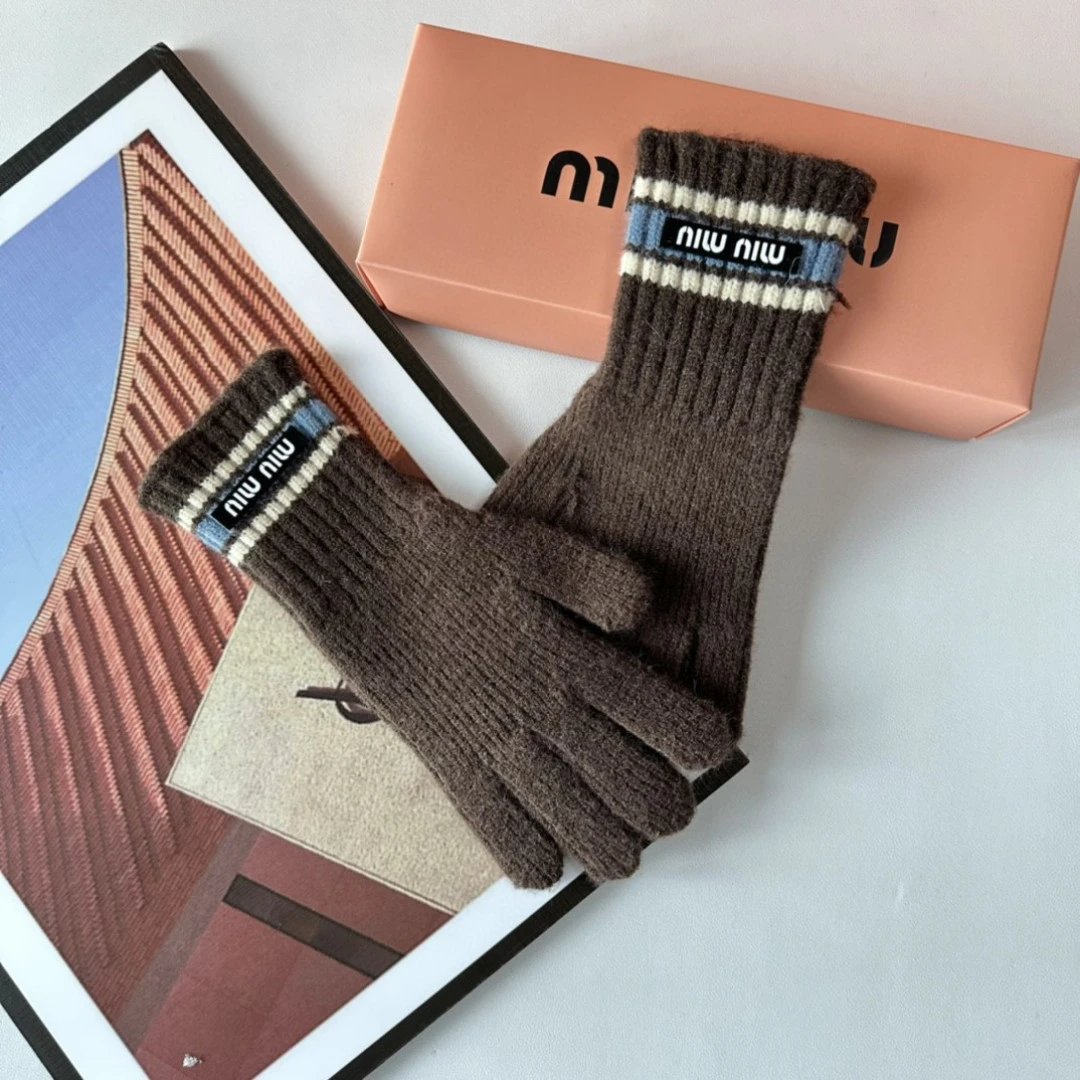 Miu Miu Gloves Ver.C — Photo 3