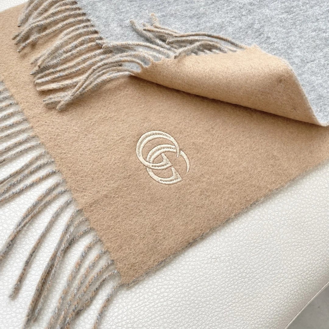 Fendi Cashmere Scarf Ver.B — QC