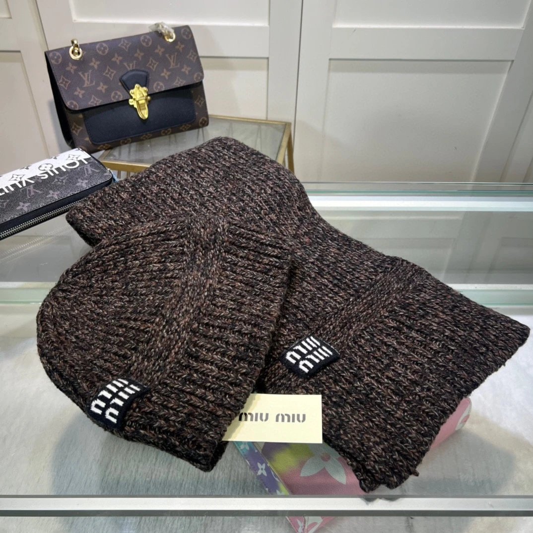 Miu Miu Scarf & Hat Set Ver.A — Photo 5