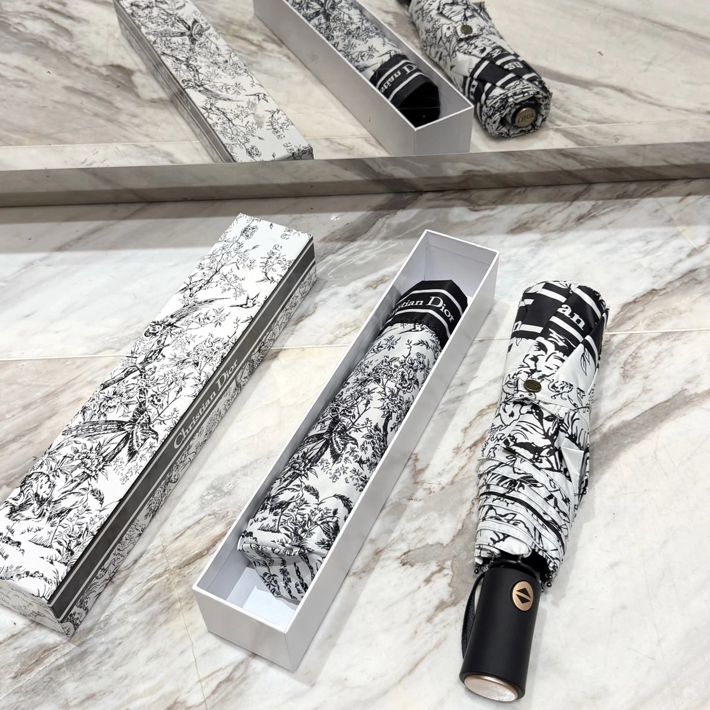 Dior UV Protection Folding Umbrella Ver.J — Zdjęcie 2