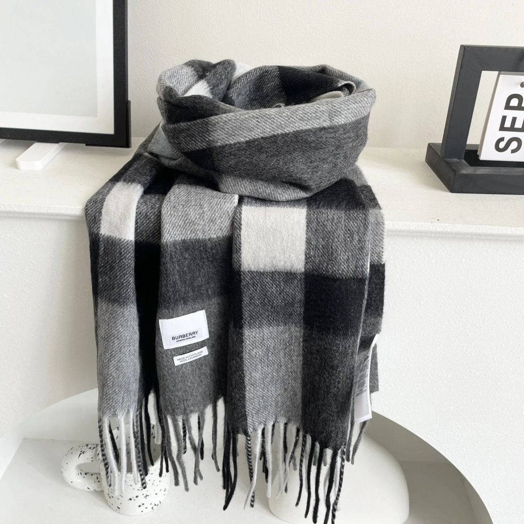 Burberry Cashmere Scarf Ver.H — Photo 6