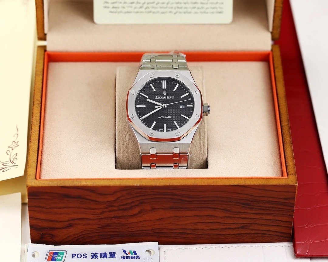 Audemars Piguet Royal Oak 15400 Automatic Watch 41mm — photo 2