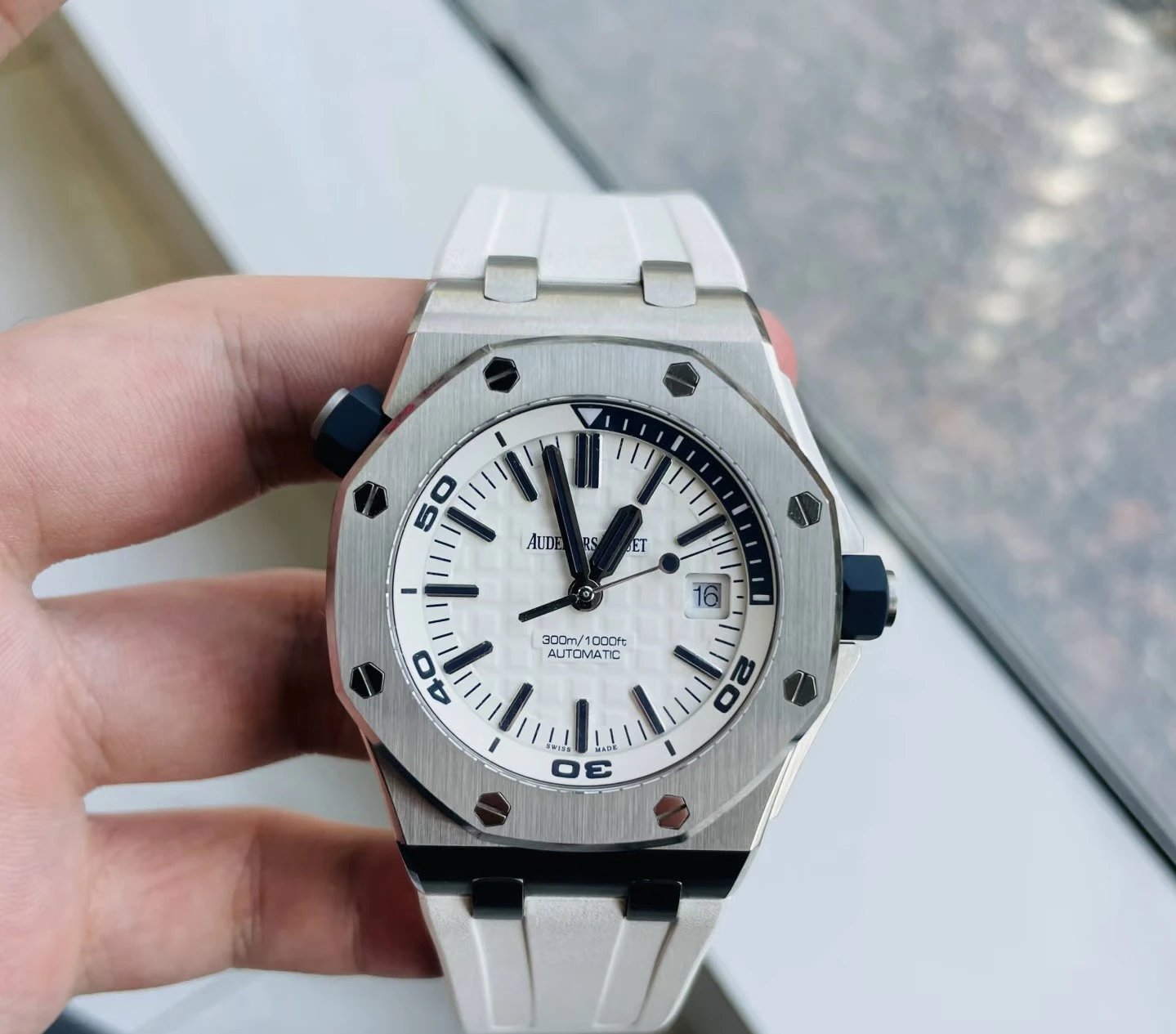 Zegarek automatyczny Audemars Piguet Royal Oak Offshore z białą tarczą 42mm