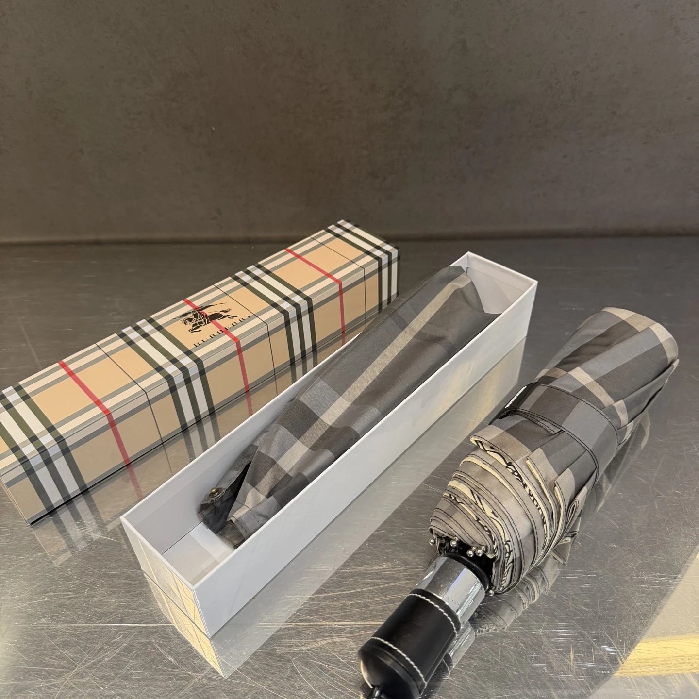 Burberry UV Protection Umbrella Ver.A — Photo 2
