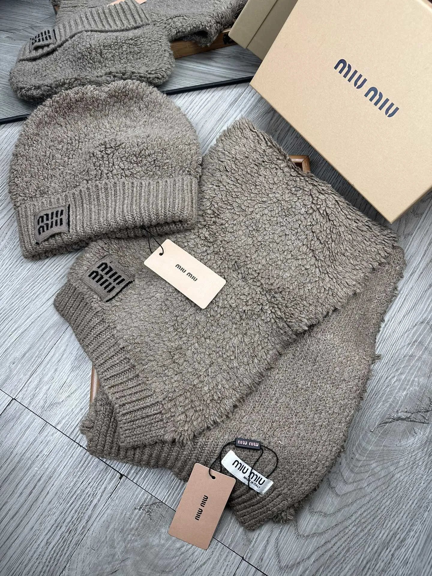 Miu Miu Wool Rabbit Fur Scarf & Hat Set Ver.C — Photo 4