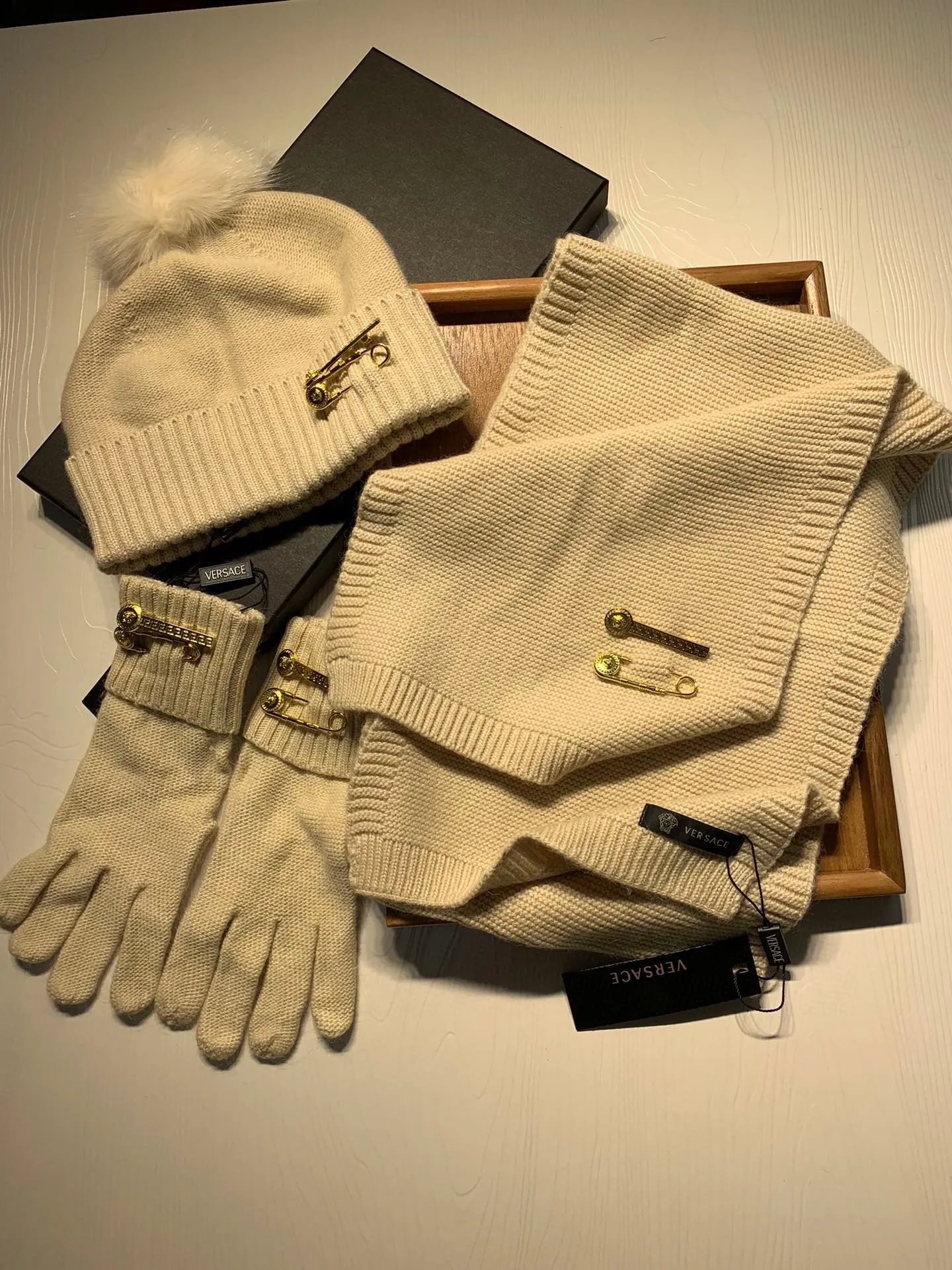 Versace Wool Rabbit Fur Scarf & Hat Set Ver.D — Photo 4