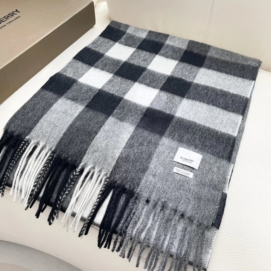 Burberry Cashmere Scarf Ver.H — Photo 2