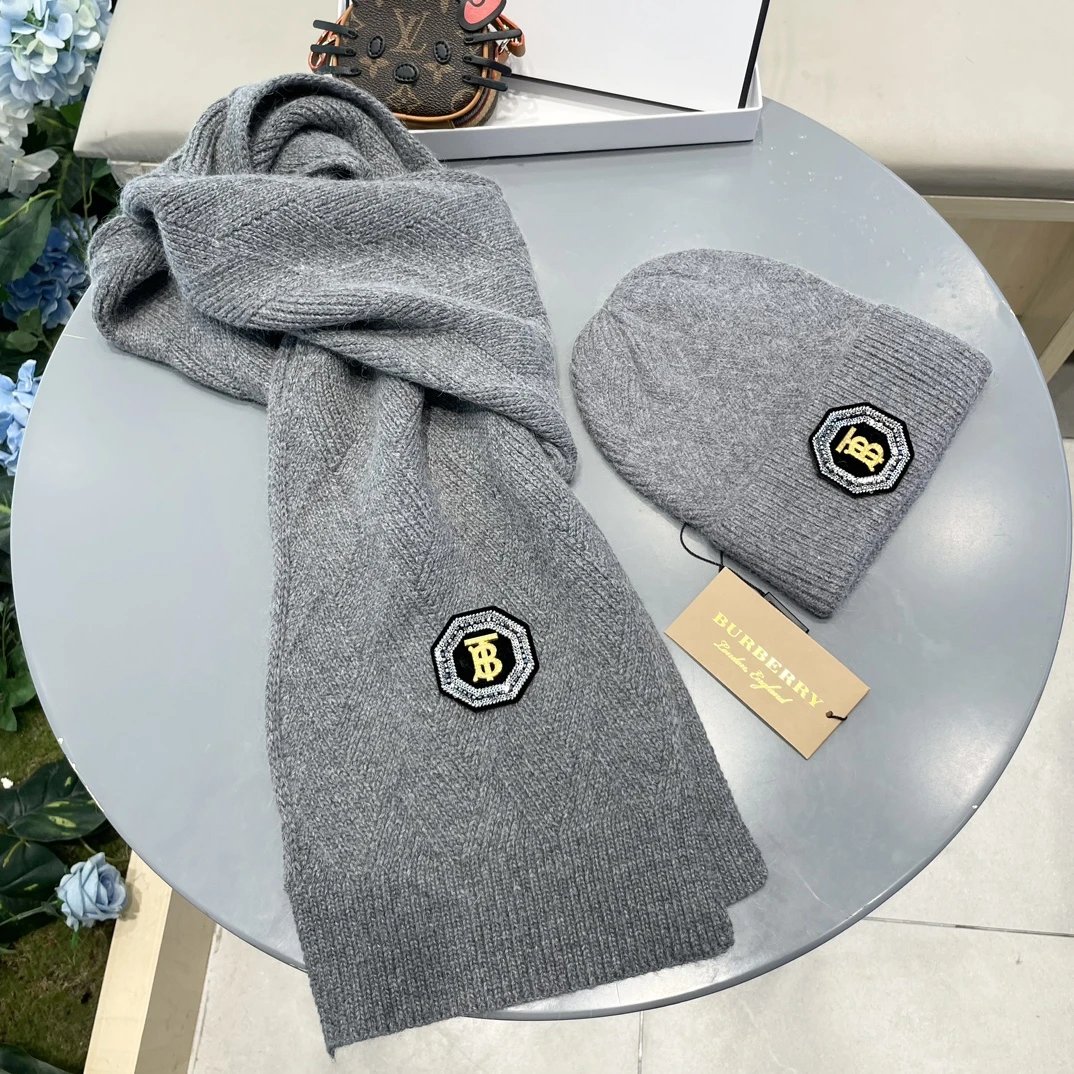 Burberry Scarf & Hat Set Ver.F — QC