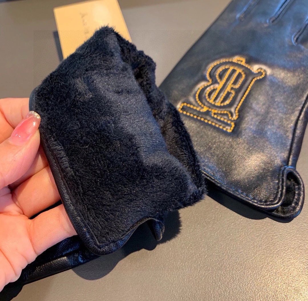 Burberry Lambskin Cashmere Gloves — Photo 6