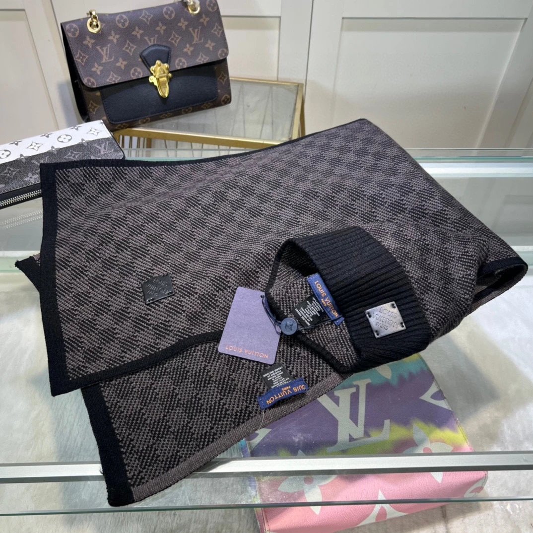 Louis Vuitton Wool Scarf & Hat Set Ver.B — QC