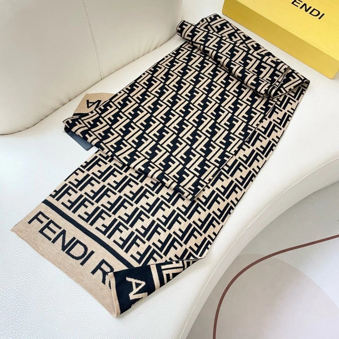 Fendi Cashmere Scarf Ver.D — Photo 6