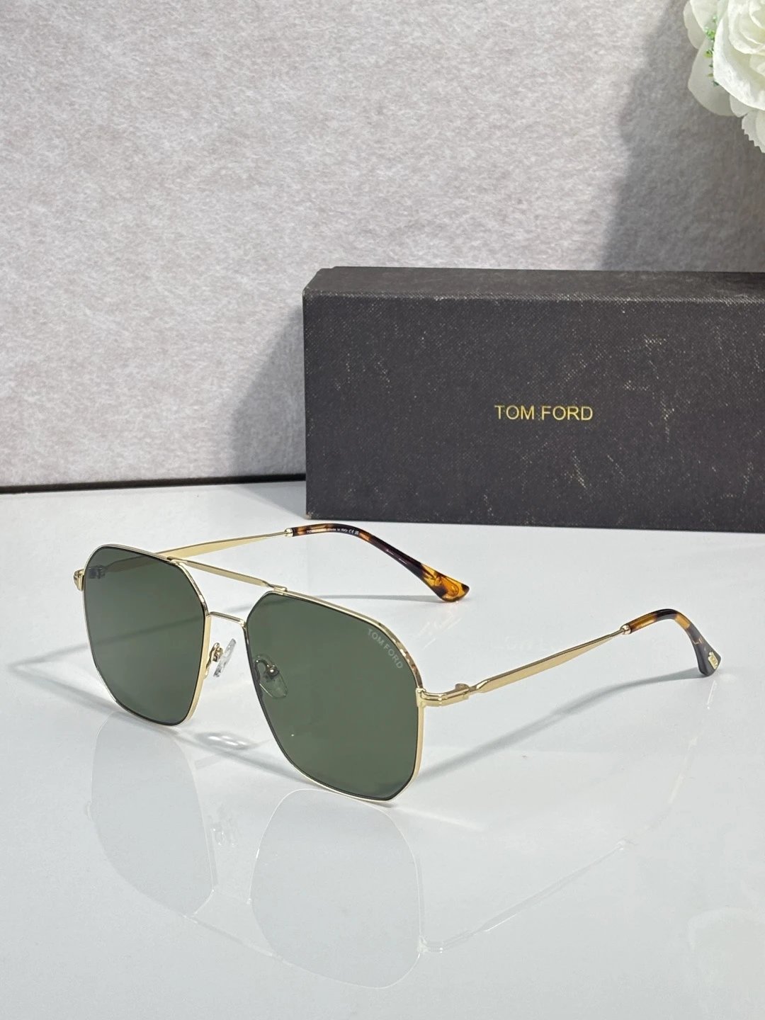 Tom Ford FT0852 Sunglasses 60-16-145 — Zdjęcie 6