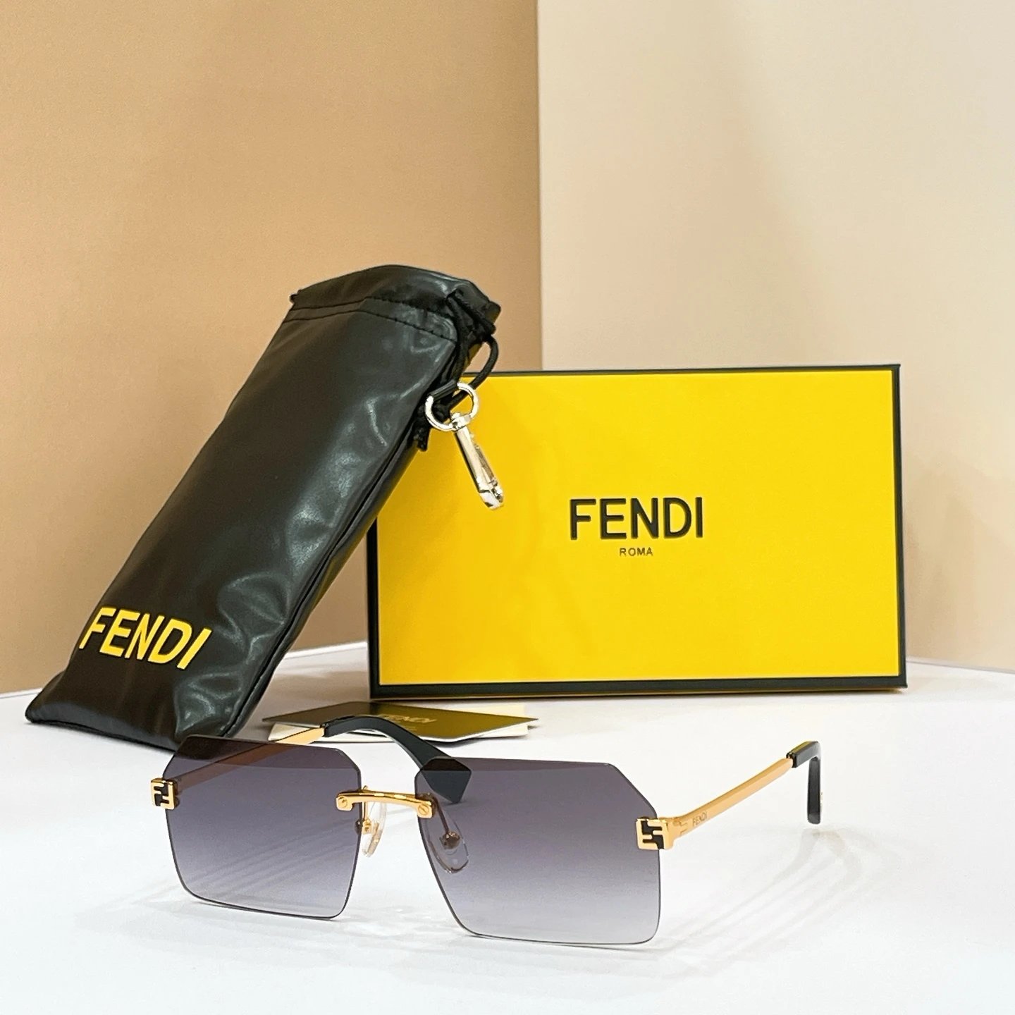 Fendi FE40043U Sunglasses 58-13-145 — photo 4