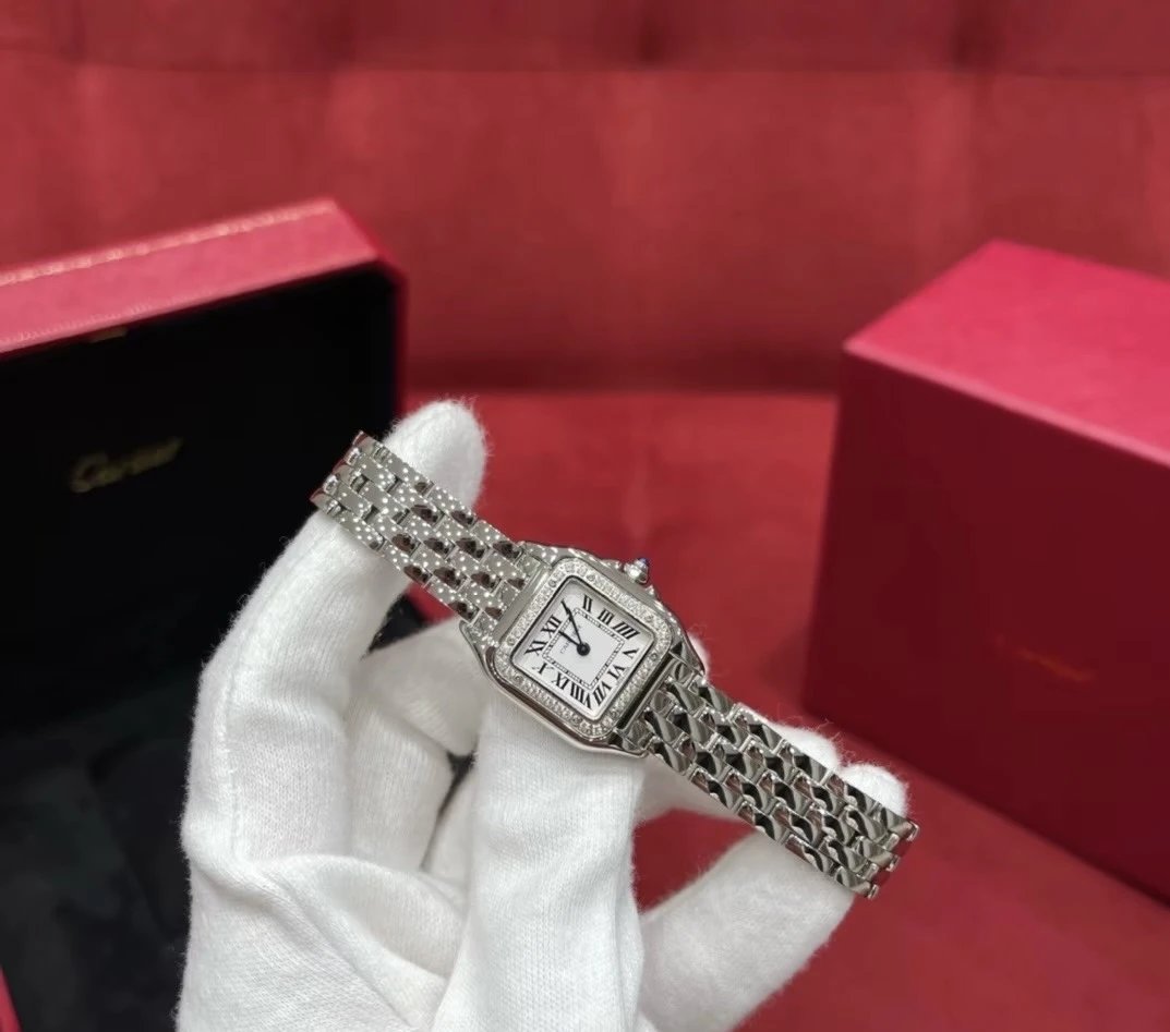 Cartier analoog horloge met vierkante wijzerplaat en met stenen bezette lunette