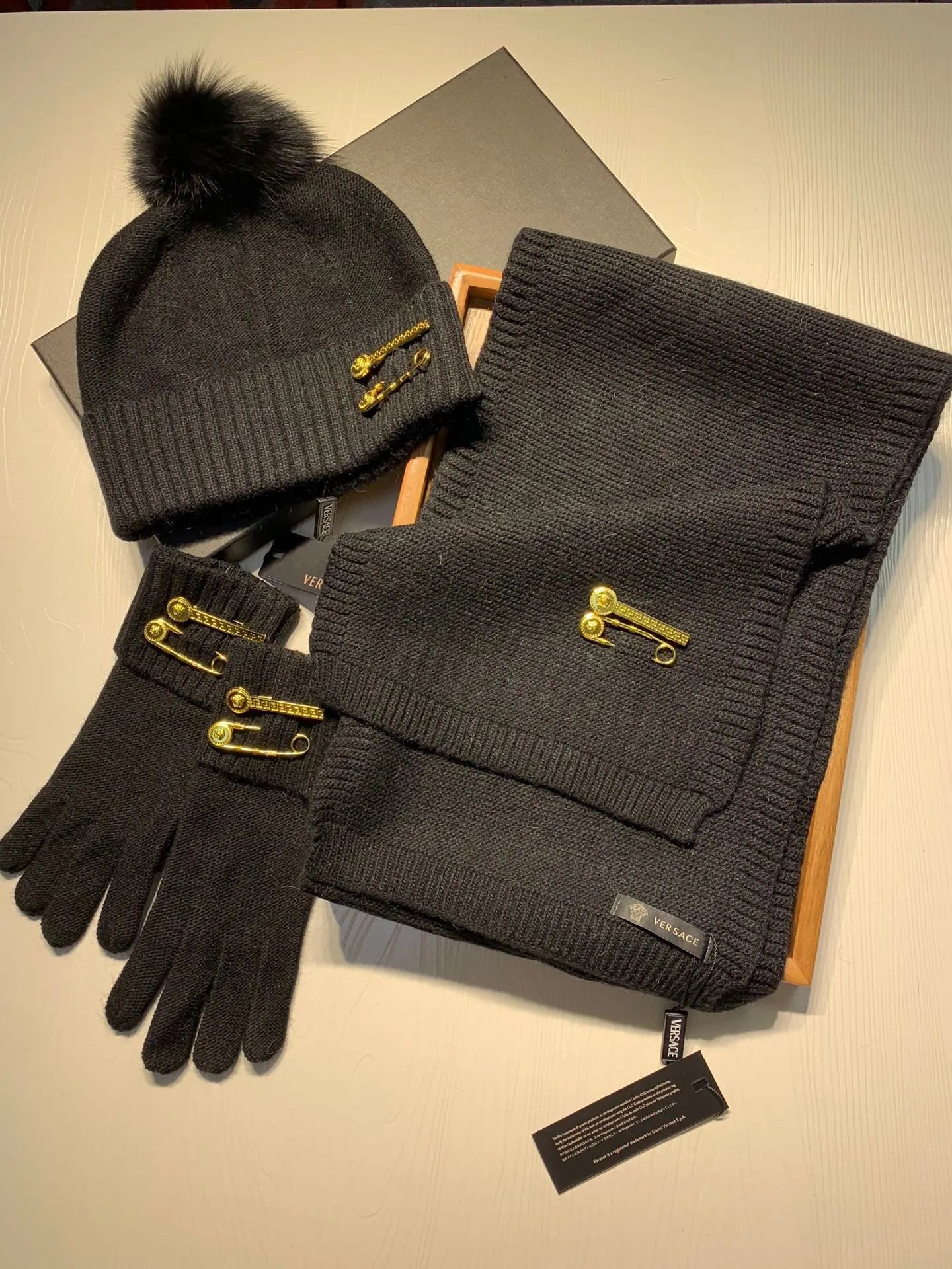Versace Wool Rabbit Fur Scarf & Hat Set Ver.A — Photo 4
