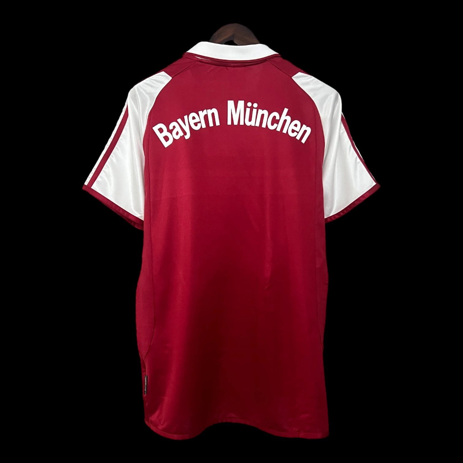 Bayern Munich 03/04 Retro Jersey — Photo 2