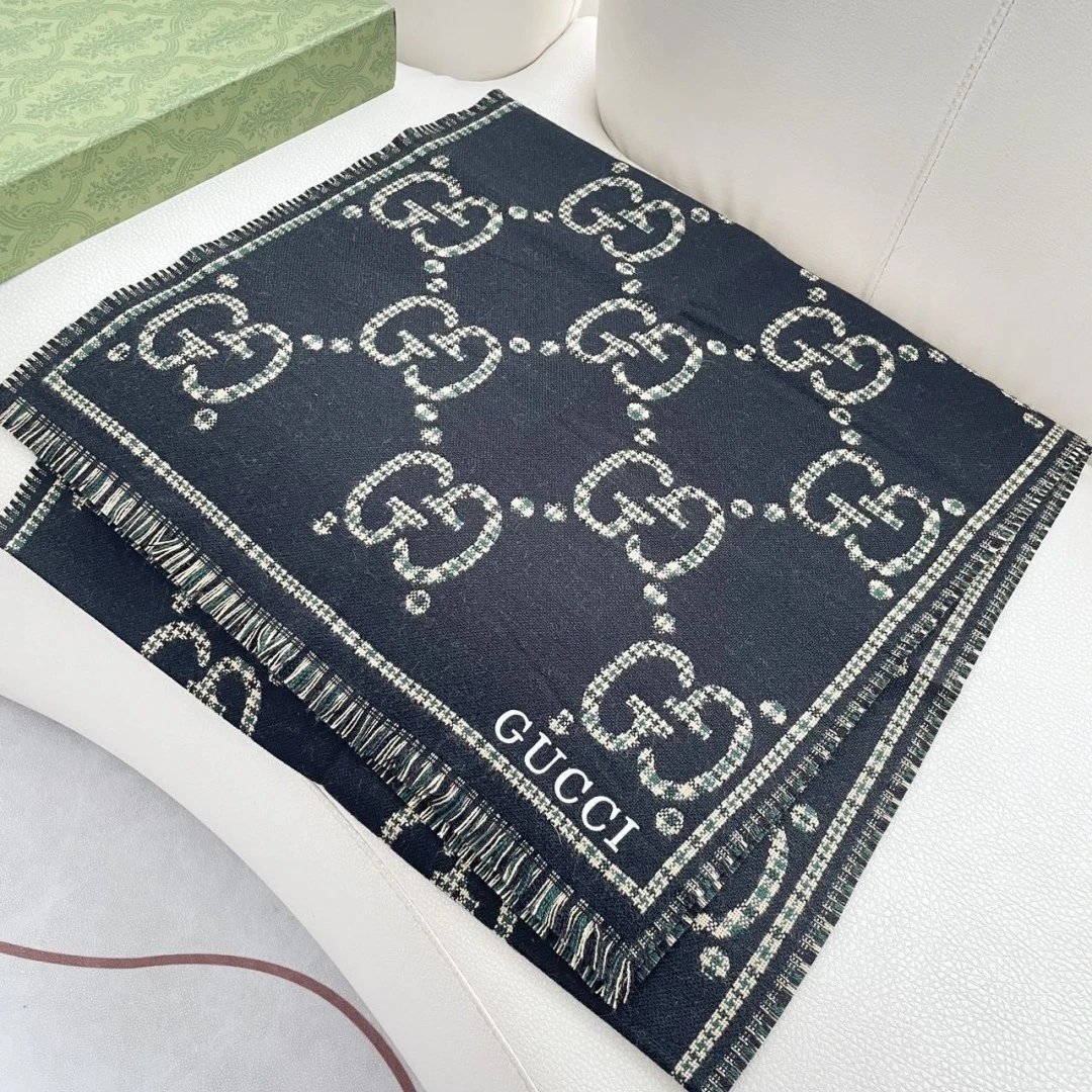 Gucci Cashmere Shawl Ver.I — Photo 3