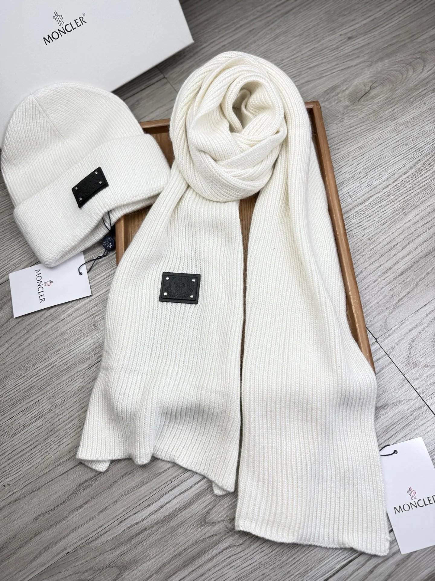 Moncler Wool Rabbit Fur Scarf & Hat Set Ver.B — Photo 6