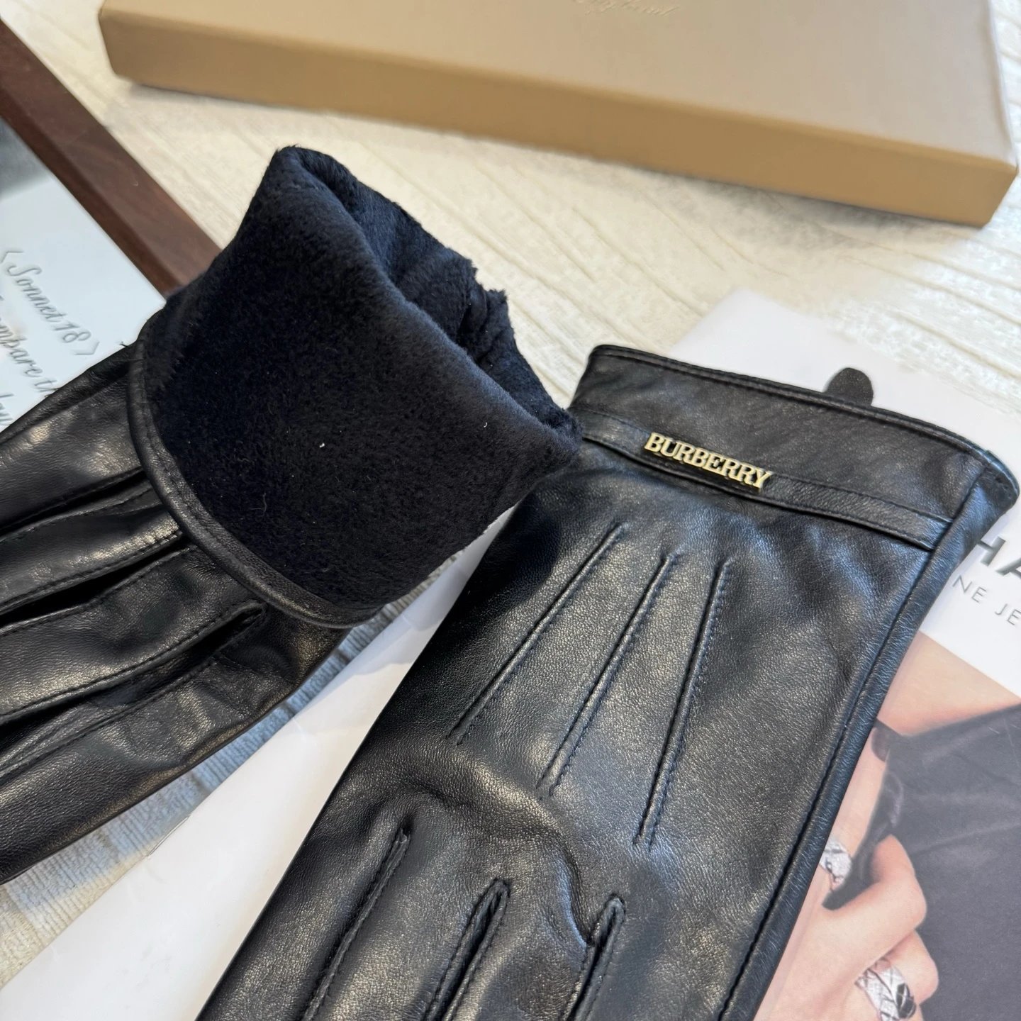 Burberry Lambskin Thermal Gloves Ver.A — Photo 7