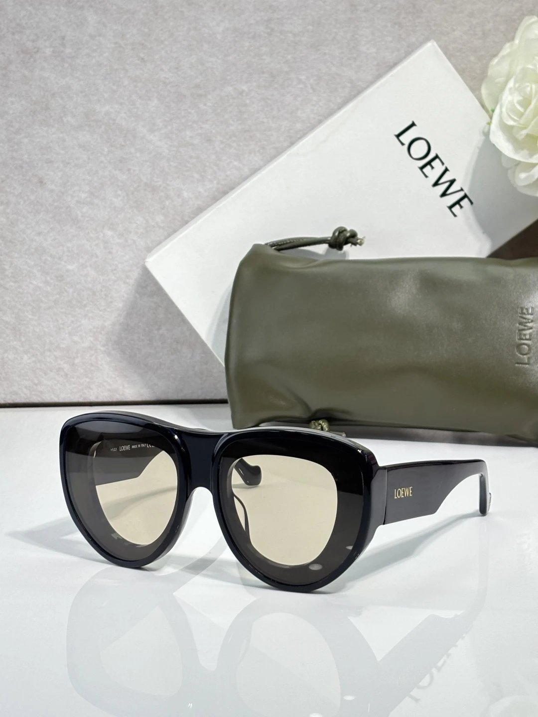 Loewe LW40170U Sunglasses 61-16-140 Ver.B — photo 3