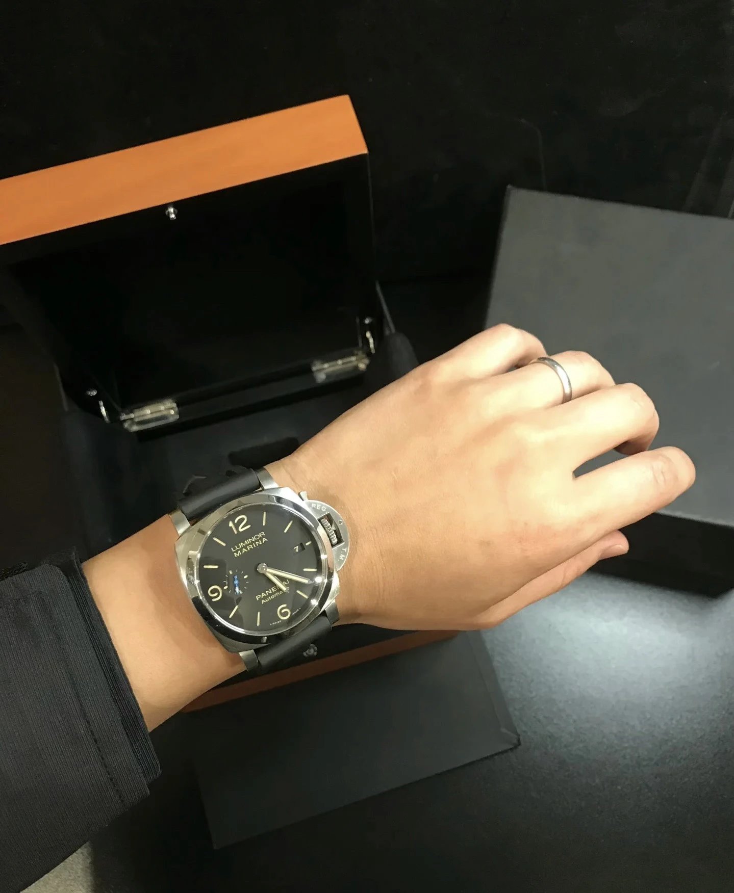 Panerai Luminor Marina automatisch horloge met zwarte wijzerplaat 44mm Variant F