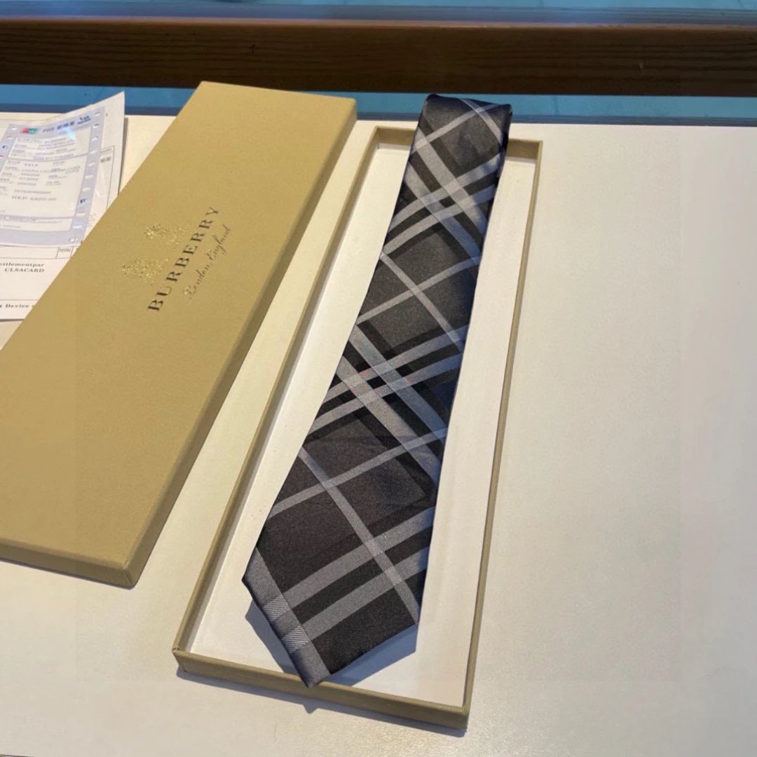 Burberry Silk Tie Ver.O — Photo 3