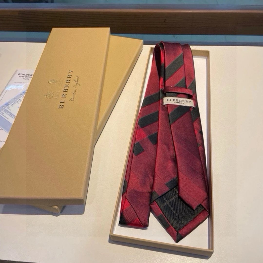 Burberry Silk Tie Ver.G — Photo 4