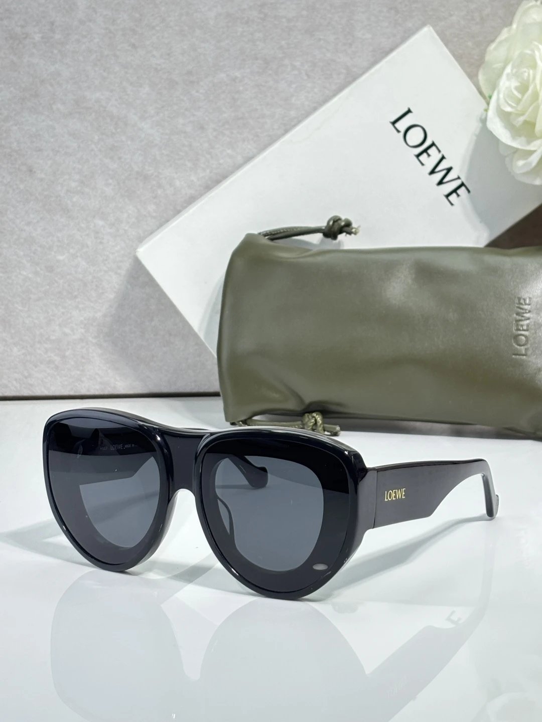 Loewe LW40170U Sunglasses 61-16-140 Ver.B — photo 2