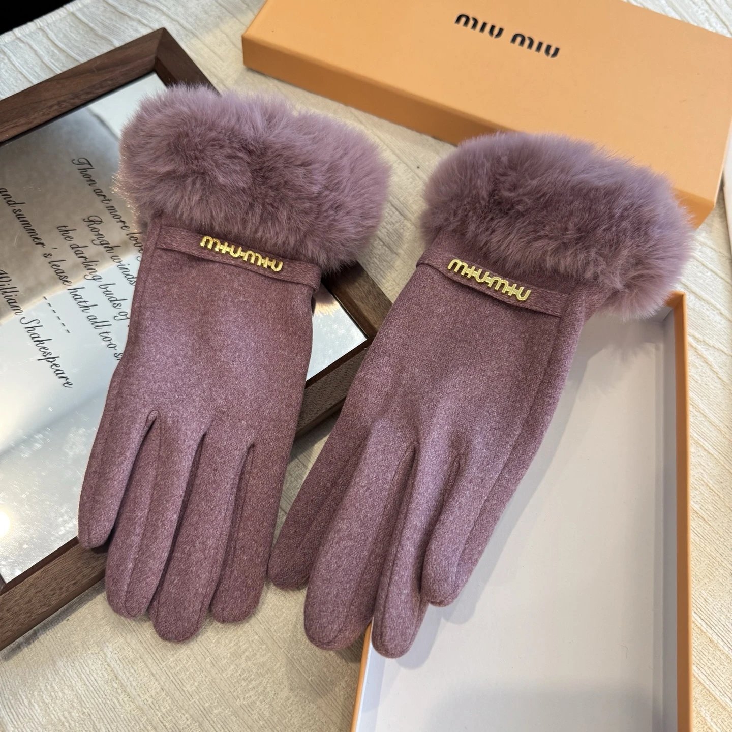 Miu Miu Thermal Gloves Ver.B — Photo 9