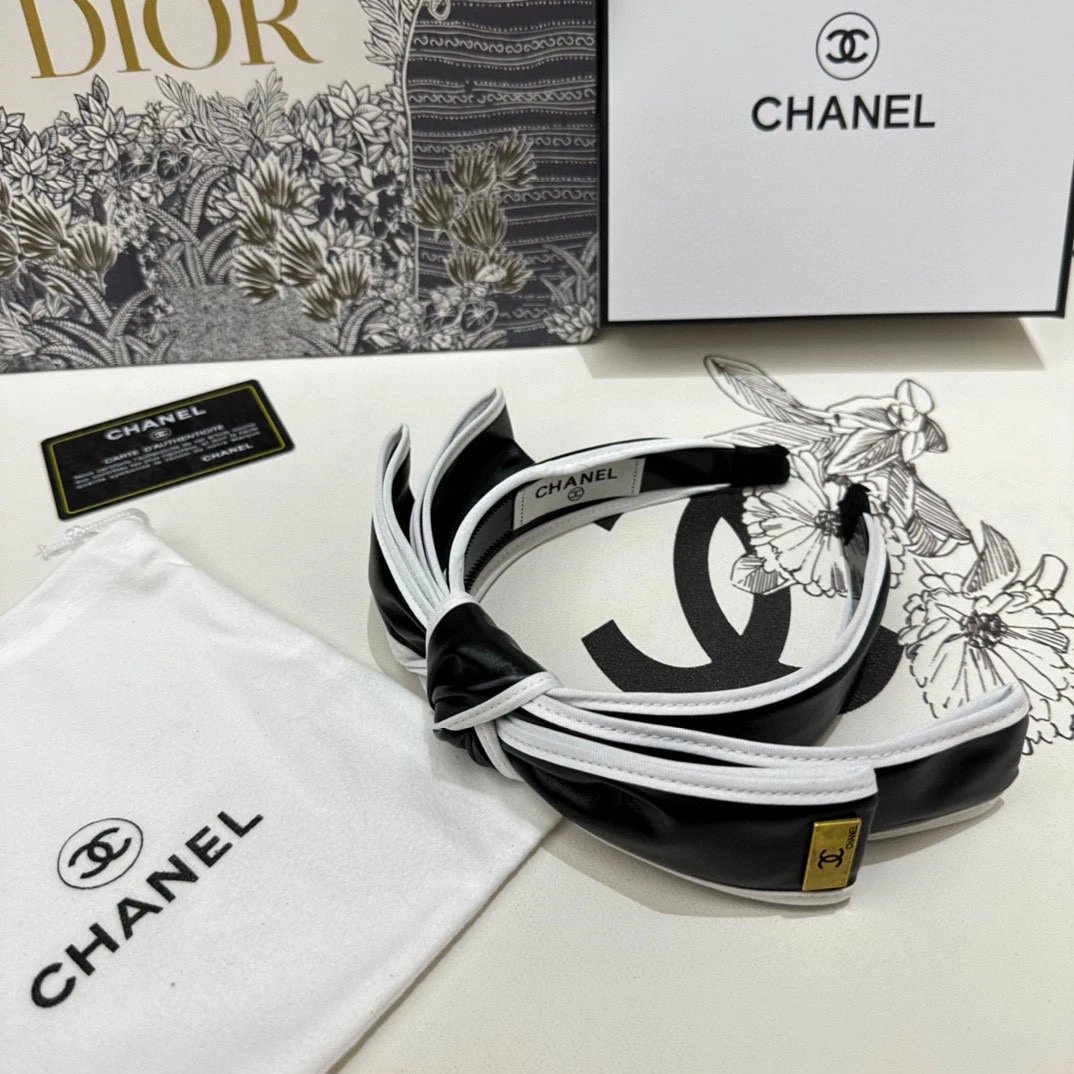 Chanel Bow Headband — Photo 4