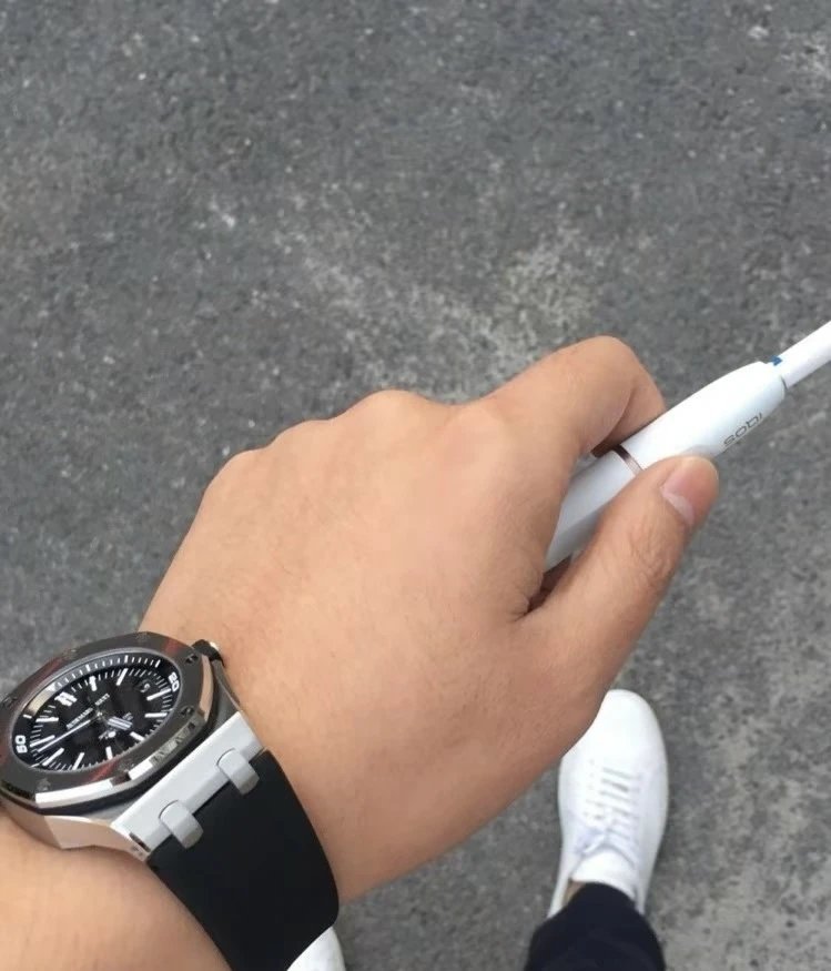 Audemars Piguet Royal Oak Offshore Automatic Watch 42mm Ver.J — Photo 2