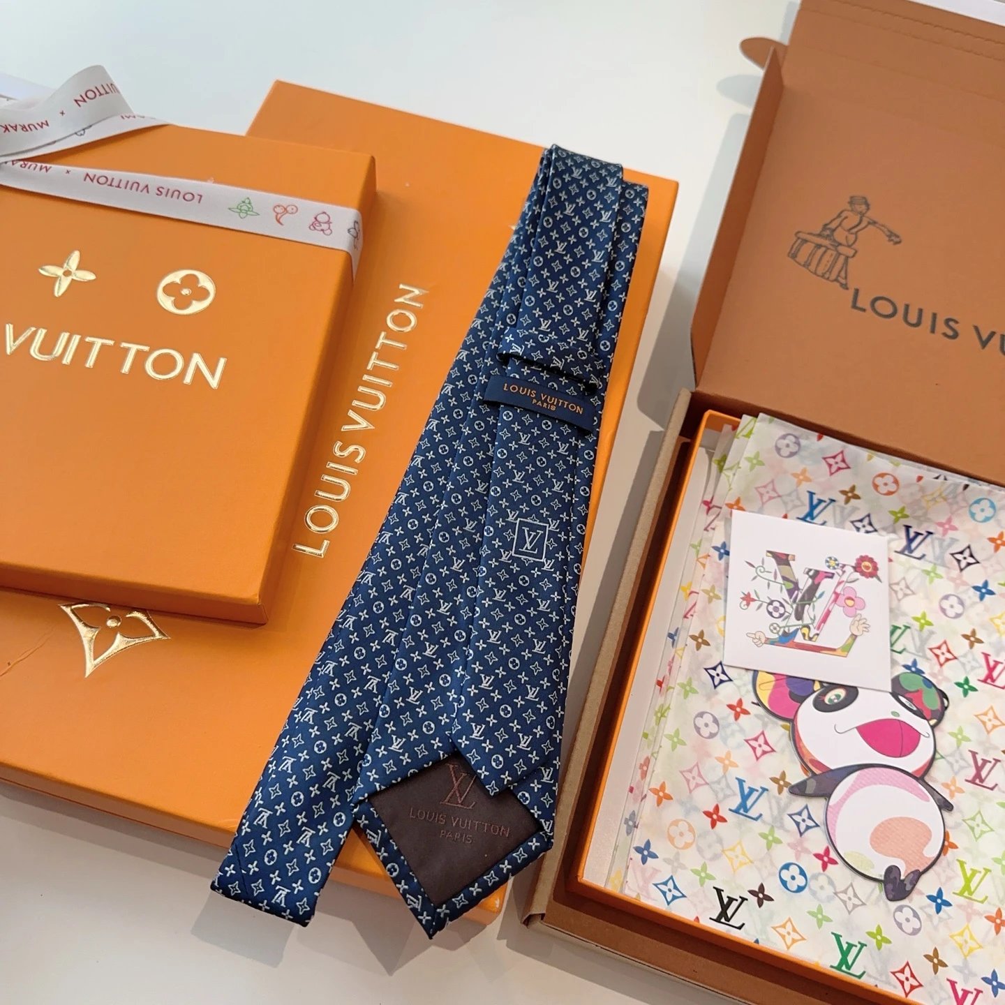 Louis Vuitton Silk Tie Ver.J — Photo 3